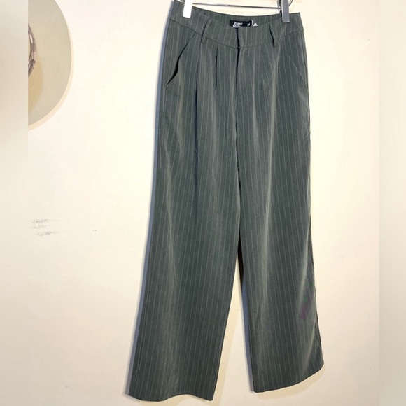 Tiger Mist Grey Pinstripe Wide Leg Pants, size M - Picture 3 of 7